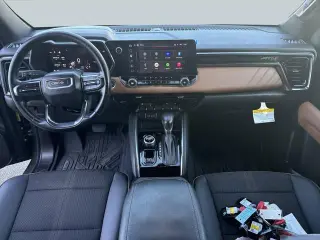 GMC Canyon 2025 4x4 AT4 4dr Crew Cab 5 ft. SB