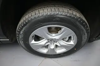 Toyota RAV4 Hybrid 2025 AWD XLE 4dr SUV