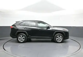 Toyota RAV4 Hybrid 2025 AWD XLE 4dr SUV