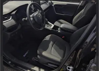 Toyota RAV4 Híbrida 2025 LE 4WD 4 puertas SUV