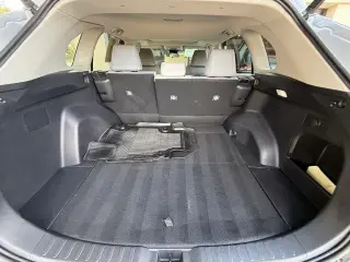 Toyota RAV4 Hybrid 2022 AWD XLE Premium 4p SUV