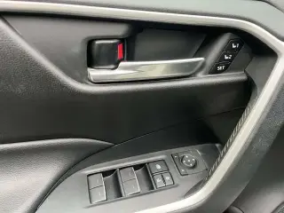 Toyota RAV4 Hybrid 2022 4x4 XLE Premium 4p SUV