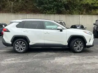 Toyota RAV4 Hybrid 2022 4x4 XLE Premium 4p SUV
