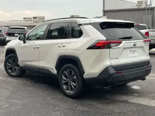 Toyota RAV4 Hybrid 2022 4x4 XLE Premium 4p SUV