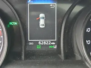 Toyota Camry 2022 SE Sedán de 4 puertas