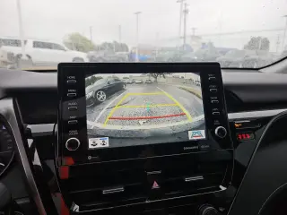 Toyota Camry 2022 SE Sedán de 4 puertas