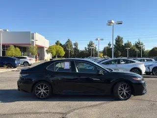 Toyota Camry Hybrid 2024 SE 4p Sedan