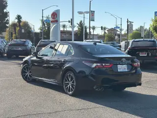 Toyota Camry Hybrid 2024 SE 4p Sedan