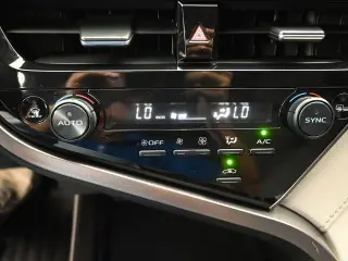 Toyota Camry 2023 AWD SE 4p Sedán