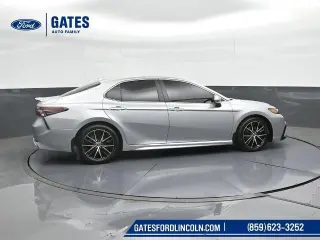 Toyota Camry 2023 AWD SE 4p Sedán