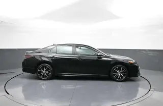 Toyota Camry 2024 AWD SE 4p Sedan