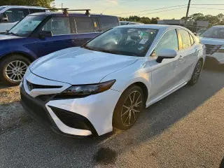 Toyota Camry 2022 SE Sedán 4 puertas
