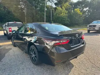 Toyota Camry 2024 SE Sedán de 4 puertas
