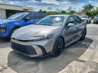 Toyota Camry 2025 AWD SE 4dr Sedán