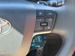 Toyota Camry 2025 SE 4dr Sedan