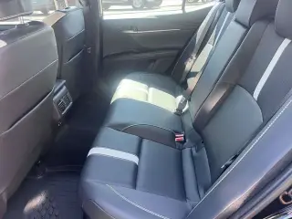 Toyota Camry 2026 SE Sedán 4 puertas