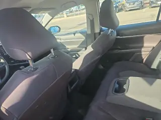 Toyota Camry Híbrido 2021 LE 4p Sedán