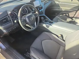 Toyota Camry Híbrido 2021 LE 4p Sedán