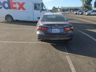 Toyota Camry Híbrido 2021 LE 4p Sedán