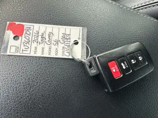 Toyota Camry 2012 SE 4dr Sedán