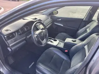 Toyota Camry 2012 SE 4dr Sedán