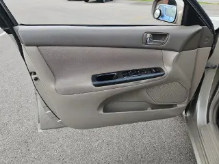 Toyota Camry 2006 LE 4p Sedan con Manual