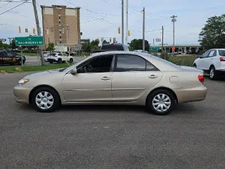 Toyota Camry 2006 LE 4p Sedan con Manual