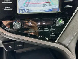 Toyota Camry 2018 SE Sedán de 4 puertas