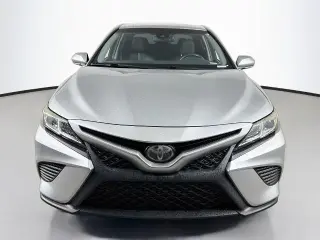 Toyota Camry 2018 SE Sedán de 4 puertas