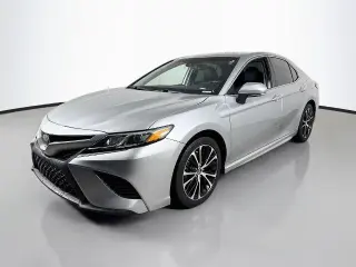Toyota Camry 2018 SE Sedán de 4 puertas