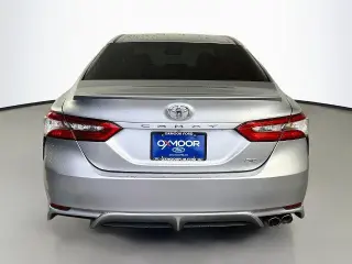 Toyota Camry 2018 SE Sedán de 4 puertas