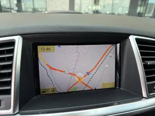 Mercedes-Benz Clase M 2012 tracción en las cuatro ruedas ML 350 4MATIC 4p SUV