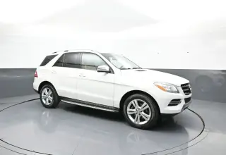 Clase M de Mercedes-Benz 2014 ML 350 4MATIC 4p SUV AWD