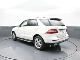 Clase M de Mercedes-Benz 2014 ML 350 4MATIC 4p SUV AWD
