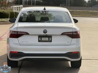 Volkswagen Jetta 2023 SE 4dr Sedán