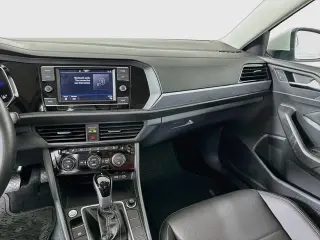 Volkswagen Jetta 2024 SE 4p Sedan