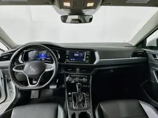 Volkswagen Jetta 2024 SE 4p Sedan