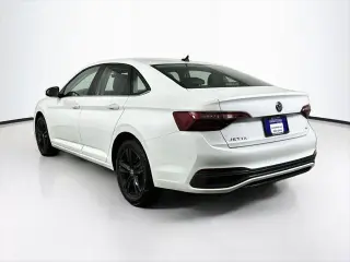 Volkswagen Jetta 2024 SE 4p Sedan