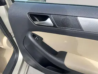 Volkswagen Jetta 2015 SE Sedán 4 puertas 6A