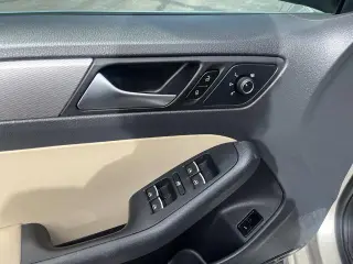 Volkswagen Jetta 2015 SE Sedán 4 puertas 6A