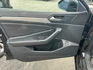 Volkswagen Jetta 2024 Sport 4p Sedan 6M