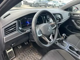 Volkswagen Jetta 2024 Sport 4p Sedan 6M