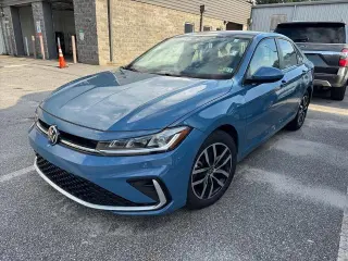 Volkswagen Jetta 2025 SE sedán de 4 puertas