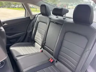 Volkswagen Jetta 2024 SE 4dr Sedán