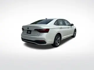 Volkswagen Jetta 2024 SE 4dr Sedán