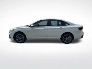 Volkswagen Jetta 2024 SE 4dr Sedán