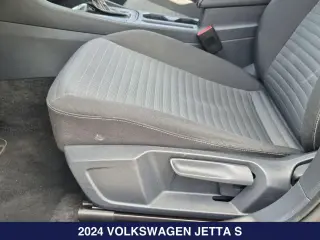 Volkswagen Jetta 2024 S 4p Sedan 8P