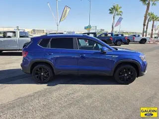 Volkswagen Taos 2022 SE 4dr SUV