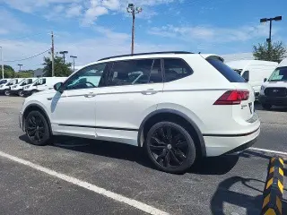 Volkswagen Tiguan 2021 AWD SE R-Line Negra 4Motion 4p SUV
