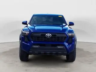 Toyota Tacoma 2024 4x4 SR5 4dr Cabina Doble 5.0 ft CB